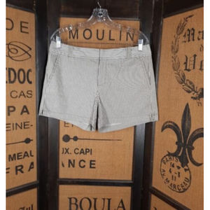 New York & Company women’s Green stripped Shorts chino Size 10